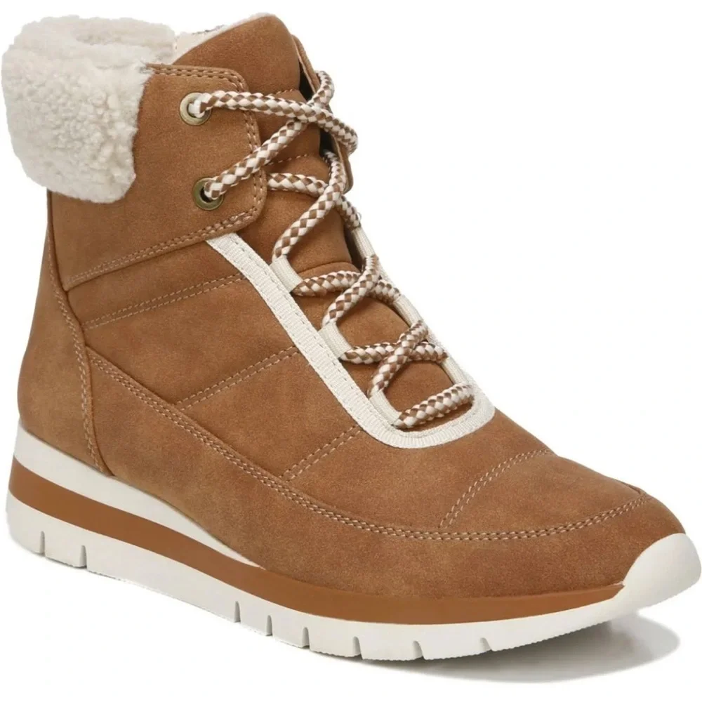 Soul Naturalizer Carey hiking boots cognac color size 7.5 nwt
